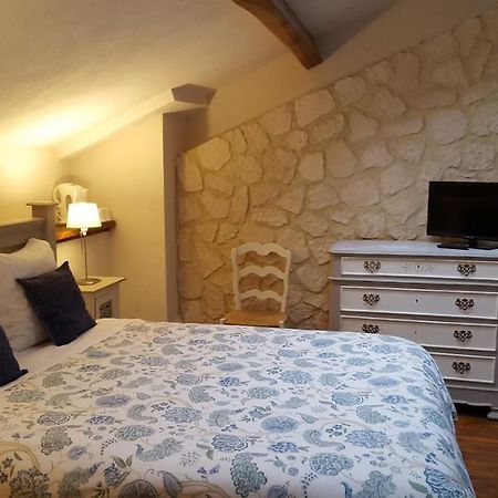 Les Tilleuls Bed & Breakfast Saint-Pe-Delbosc Exterior photo